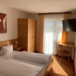 Plattenhof Konukevi Telfs