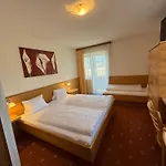 Plattenhof 게스트하우스 텔프스
