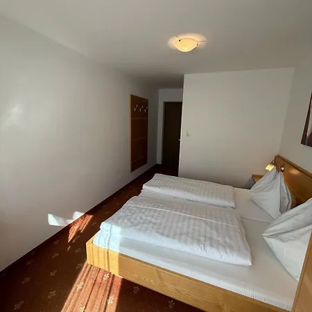 Plattenhof * 泰尔夫斯