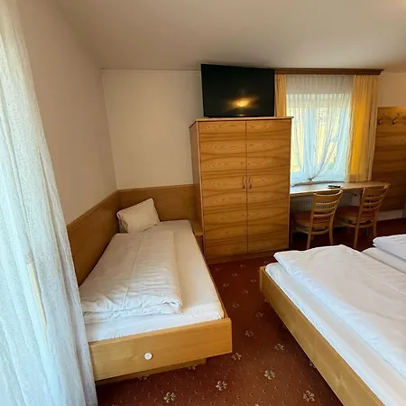 Plattenhof بيت ضيافة