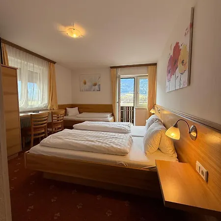 Plattenhof بيت ضيافة *