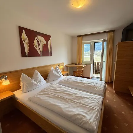 Plattenhof بيت ضيافة *