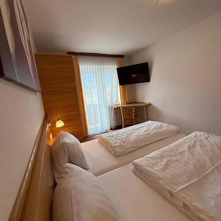 Plattenhof بيت ضيافة